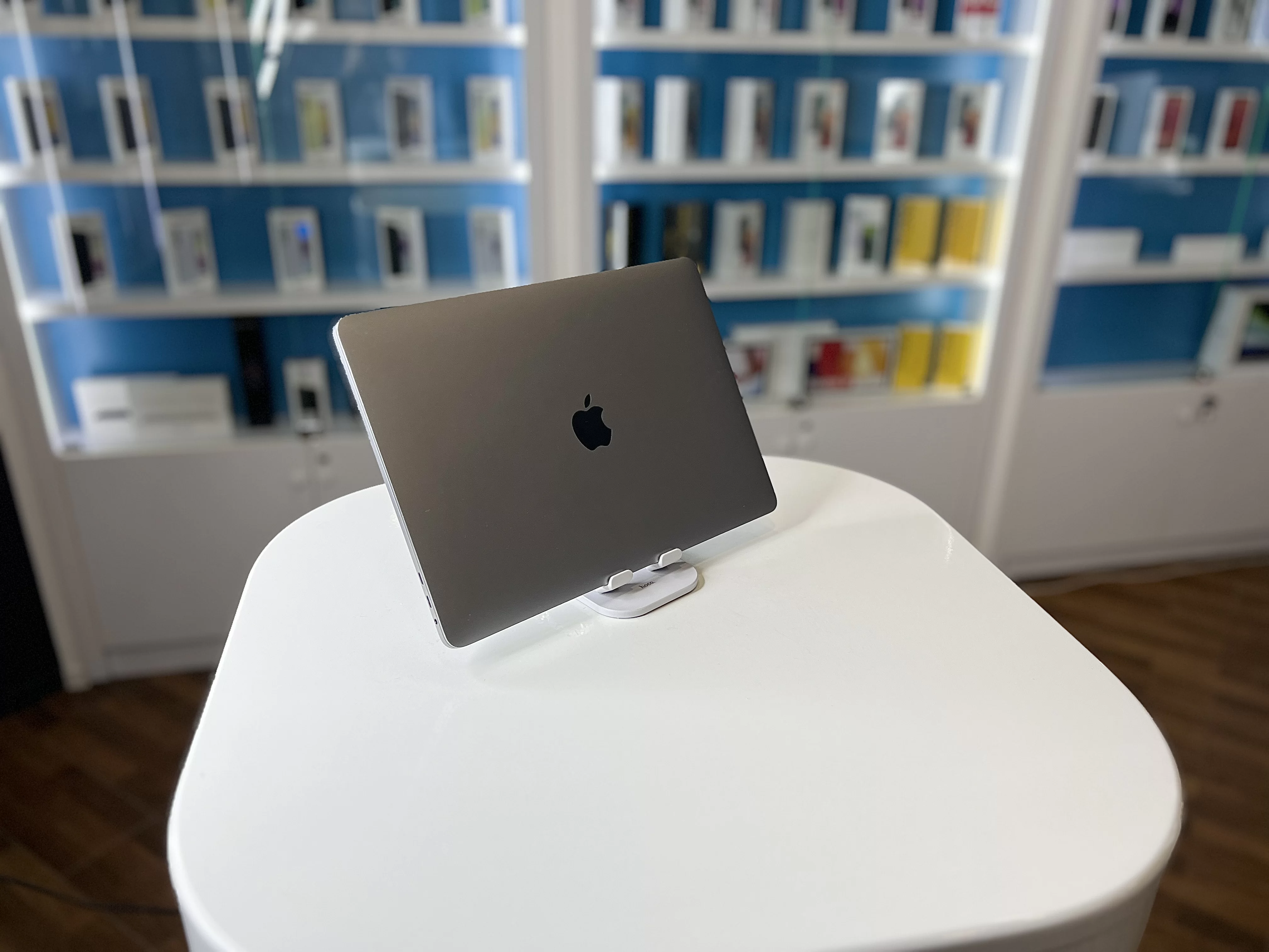 Ноутбук Apple MacBook Pro 13 2018, i5, тёмно-серый (Space Grey), 8/500 ГБ / JHC9* Ноутбук Apple MacBook Pro 13 2018, i5, тёмно-серый (Space Grey), 8/500 ГБ / JHC9*