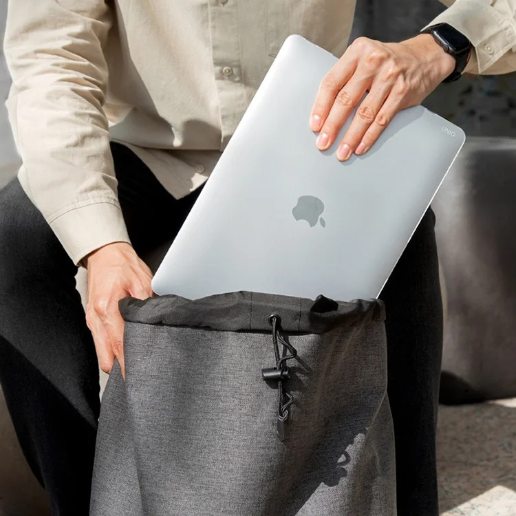 Чехол Uniq HUSK Pro Claro для MacBook Air 15 (2023) Матовый прозрачный