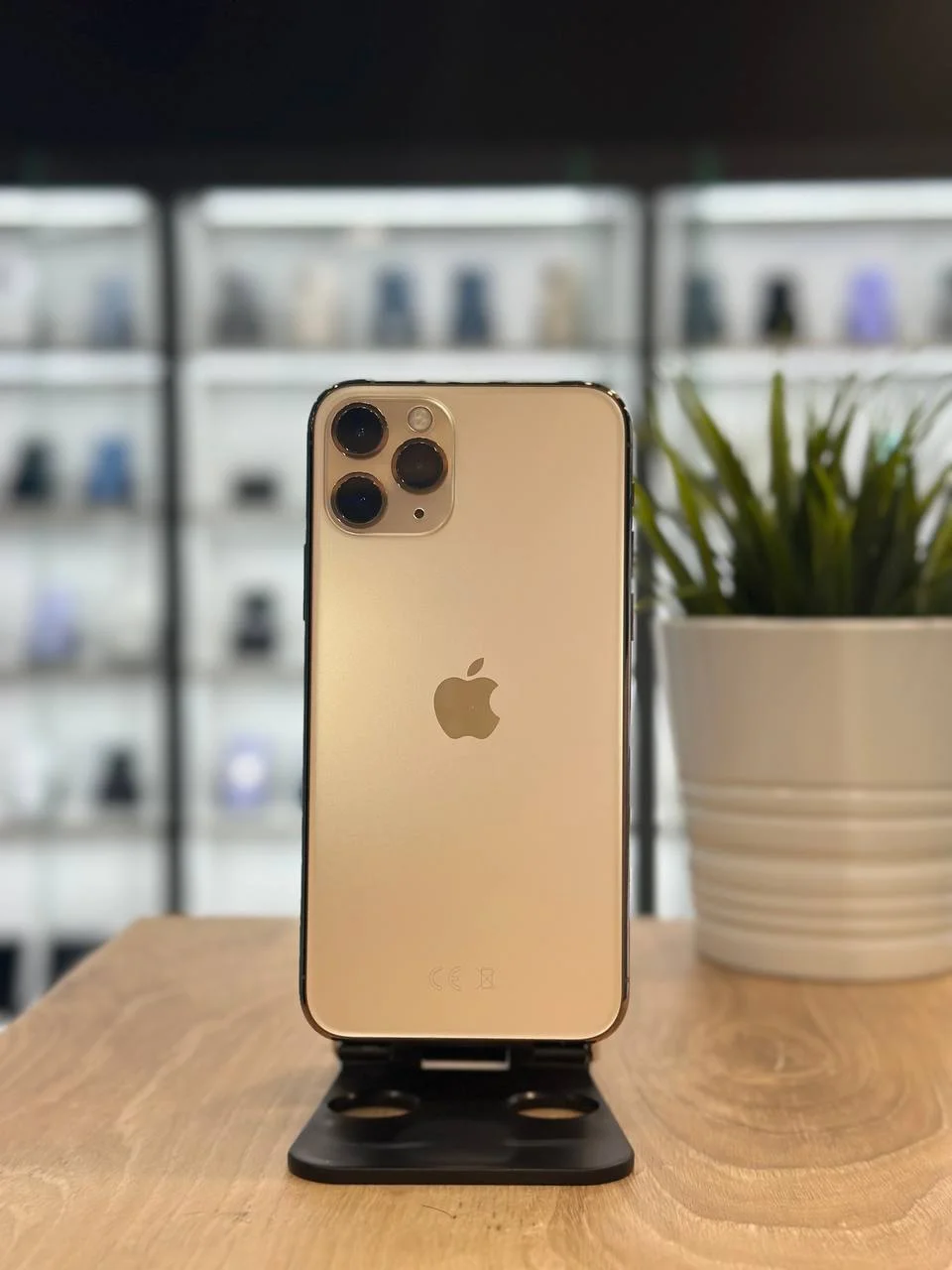 Смартфон Apple iPhone 11 Pro, Золотой, 64 ГБ / 9683*