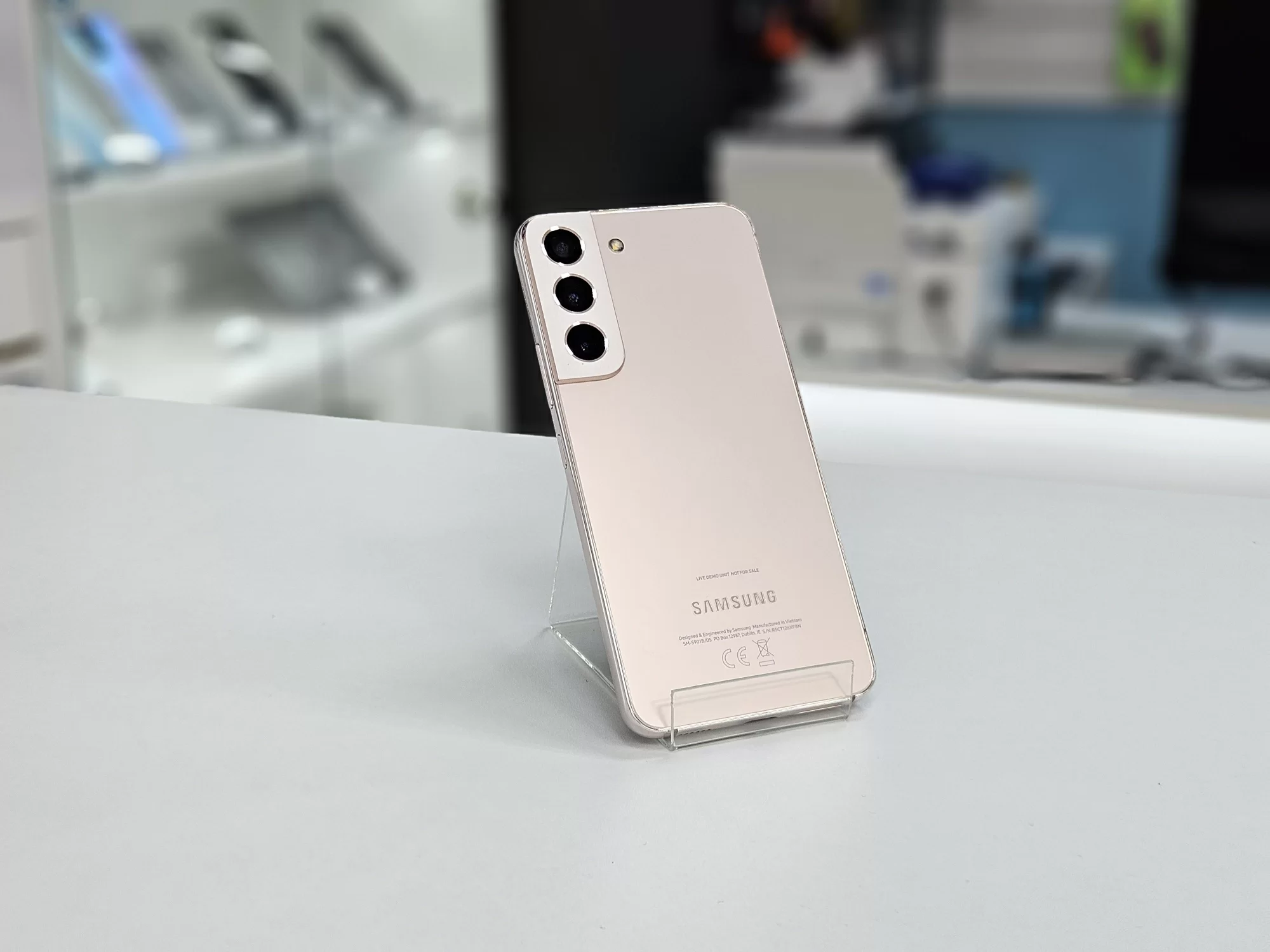 Смартфон Samsung Galaxy S22, розовый, 8/128 ГБ / 7208*