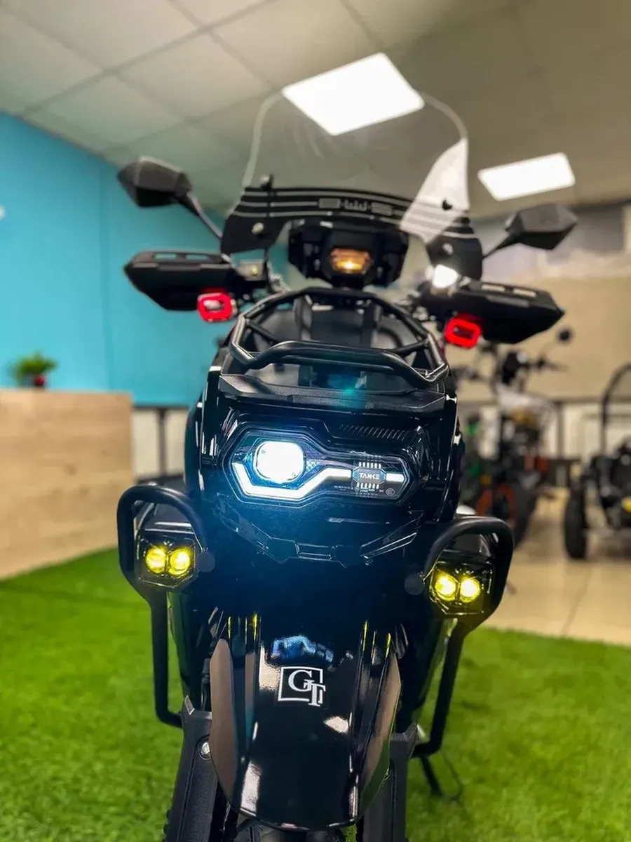 Скутер бензиновый GT Tank 2