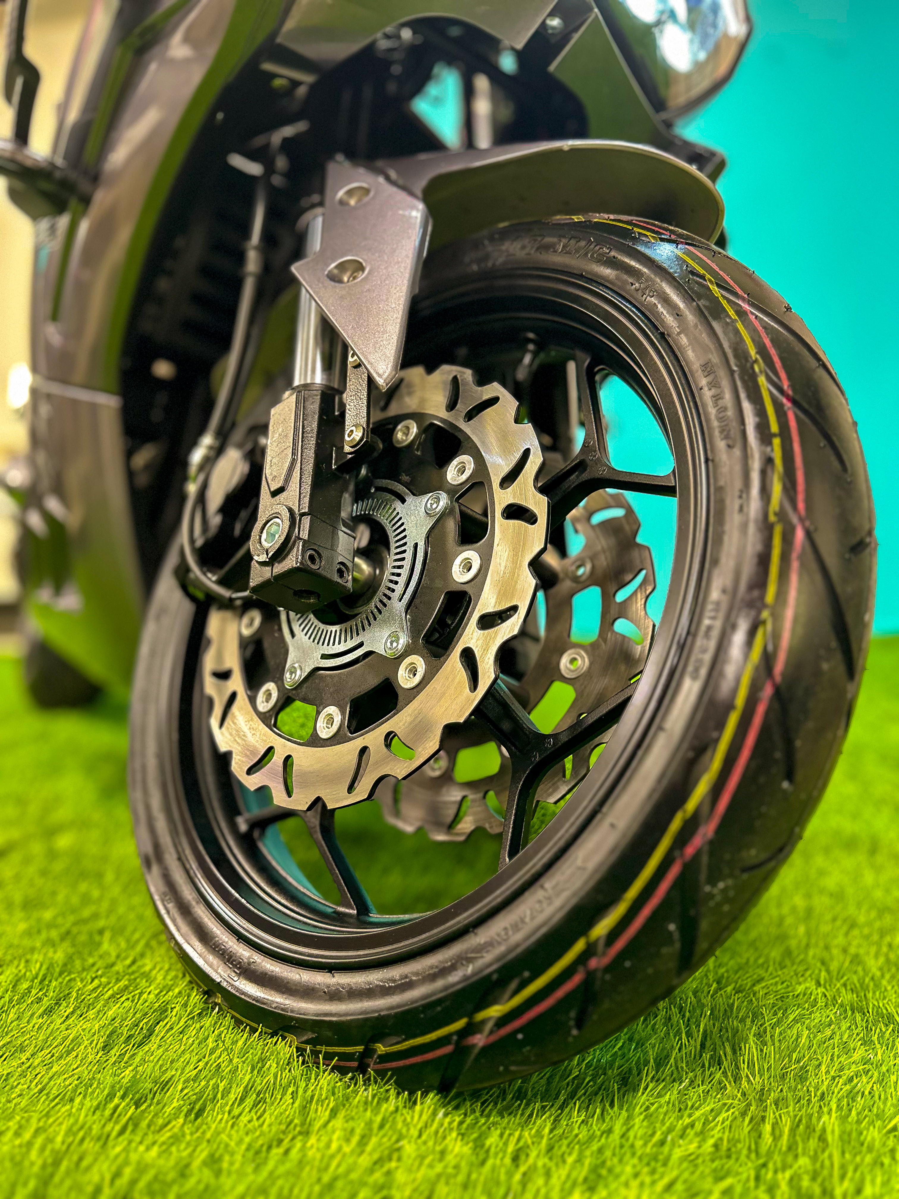Электромотоцикл Ducati Panigale (серый)