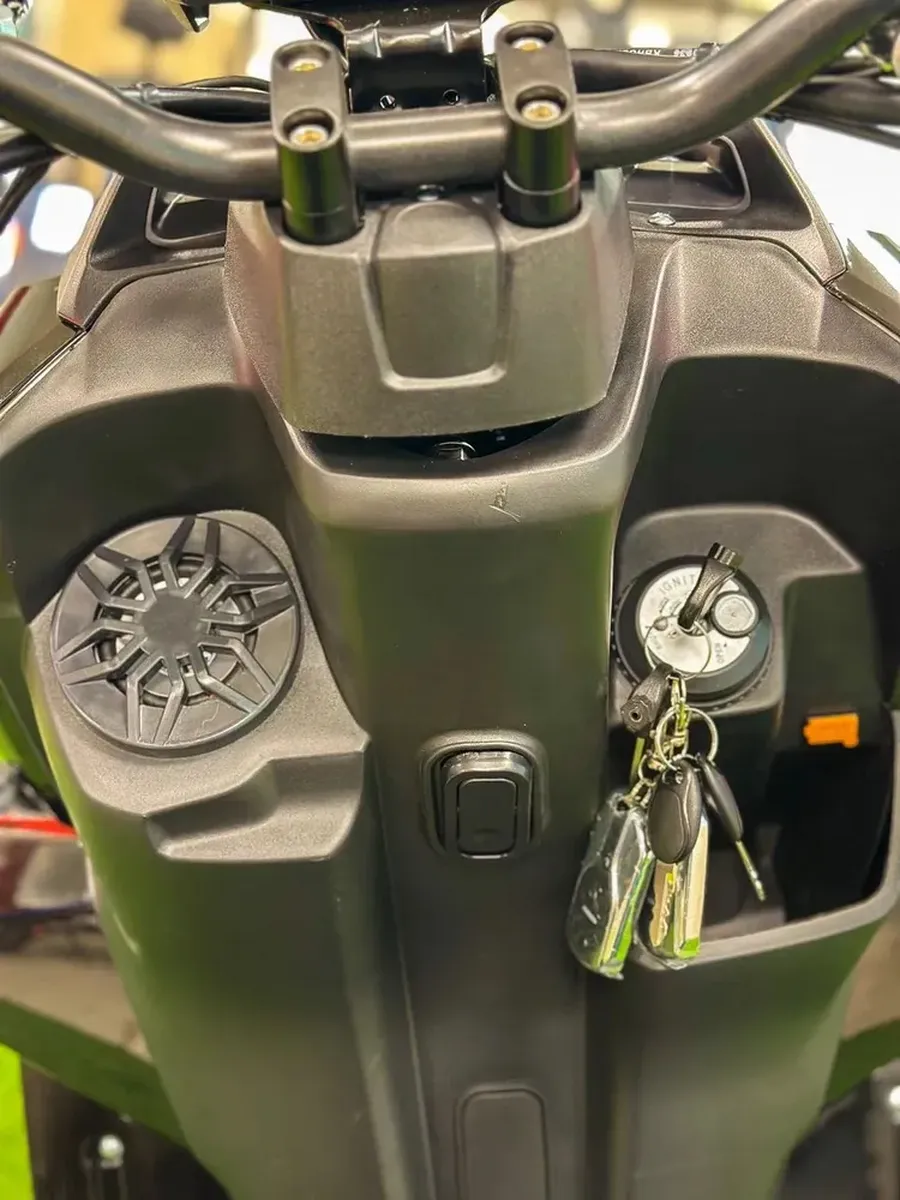 Скутер бензиновый GT Tank 2