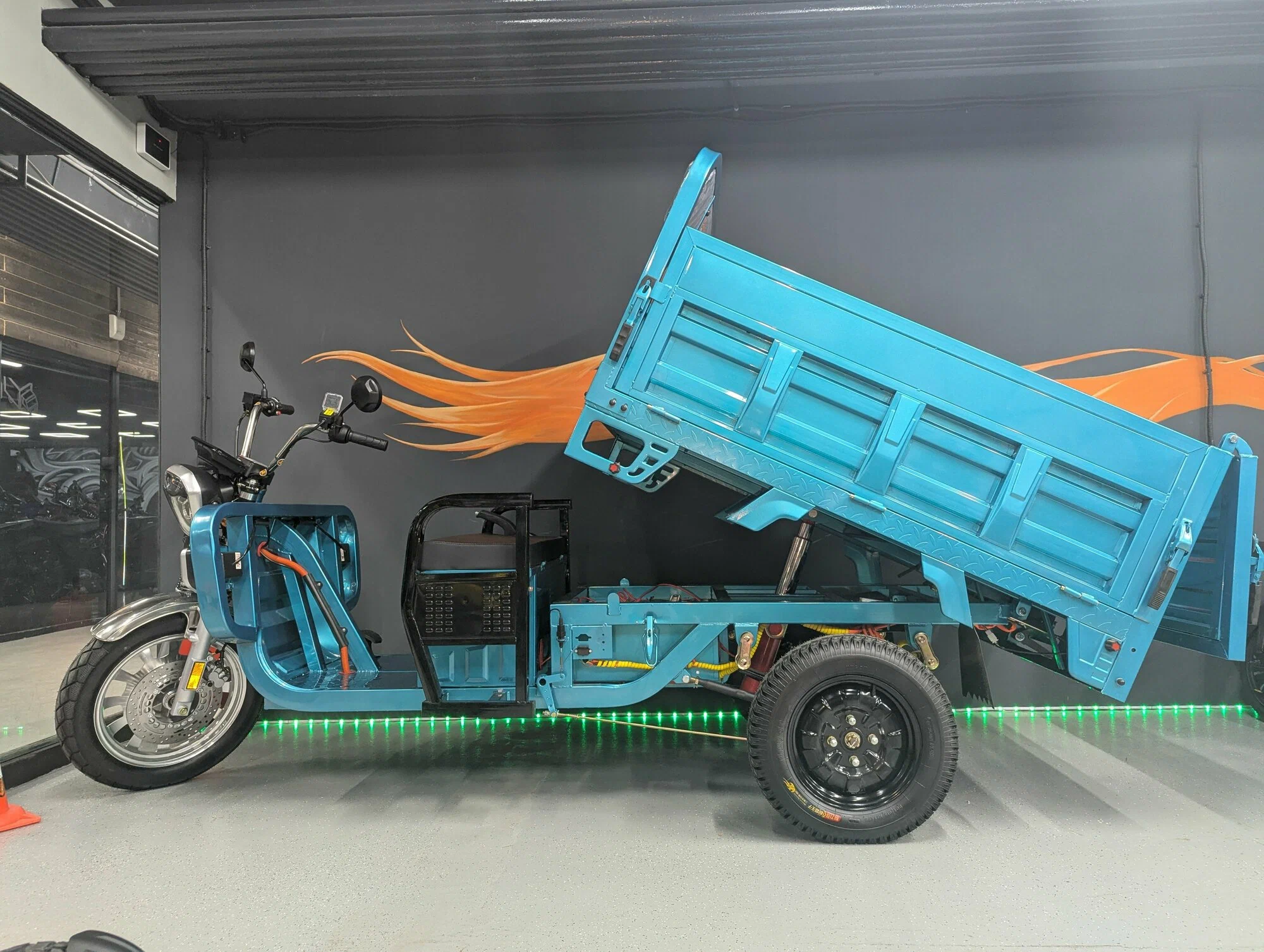 Электроскутер грузовой IKINGI Q-30 Электроскутер грузовой IKINGI Q-30