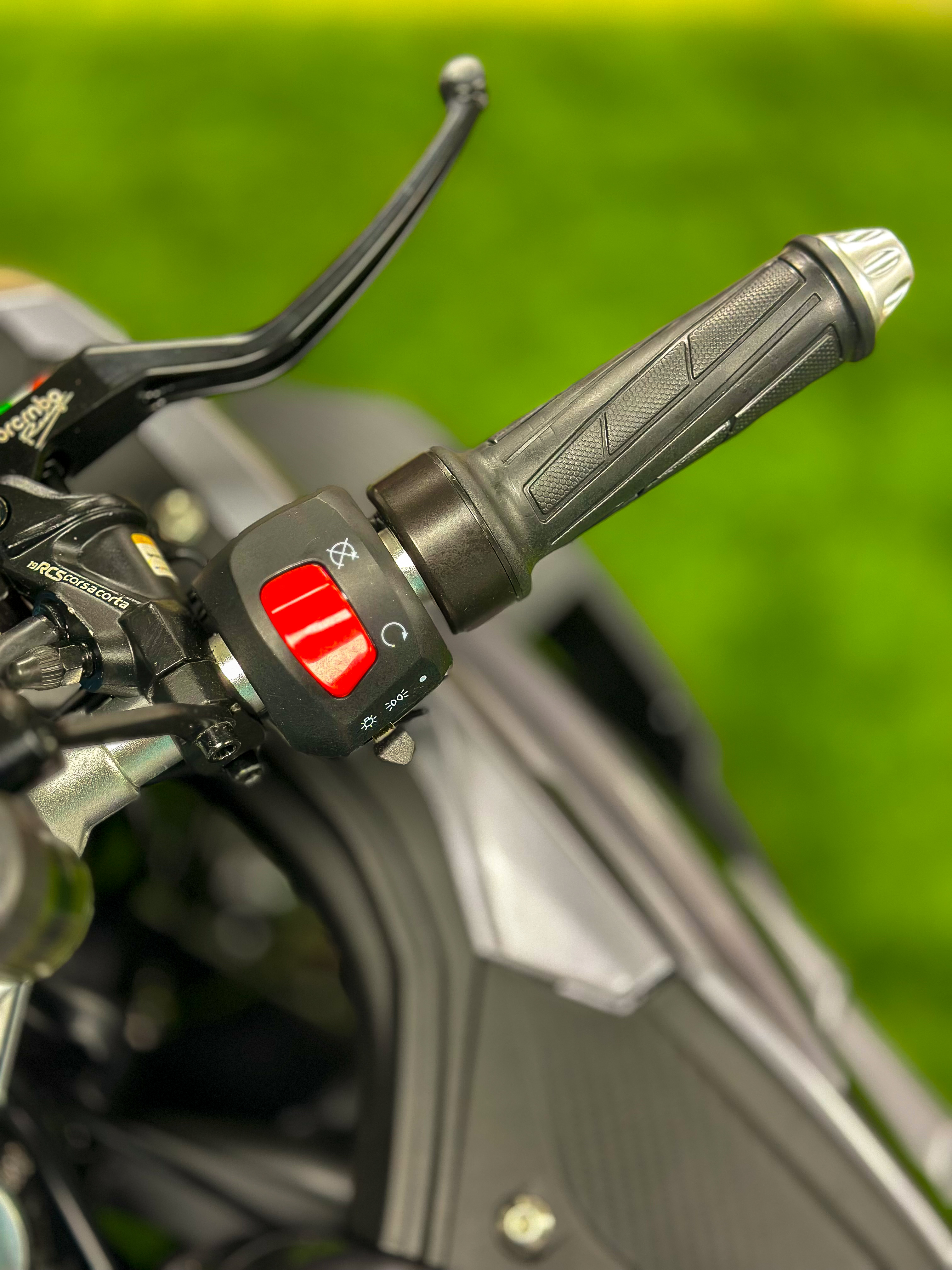 Электромотоцикл Ducati Panigale (серый)