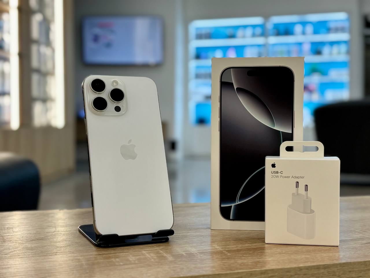Смартфон Apple iPhone 16 Pro Max, Белый титан, 256 ГБ / 2946*