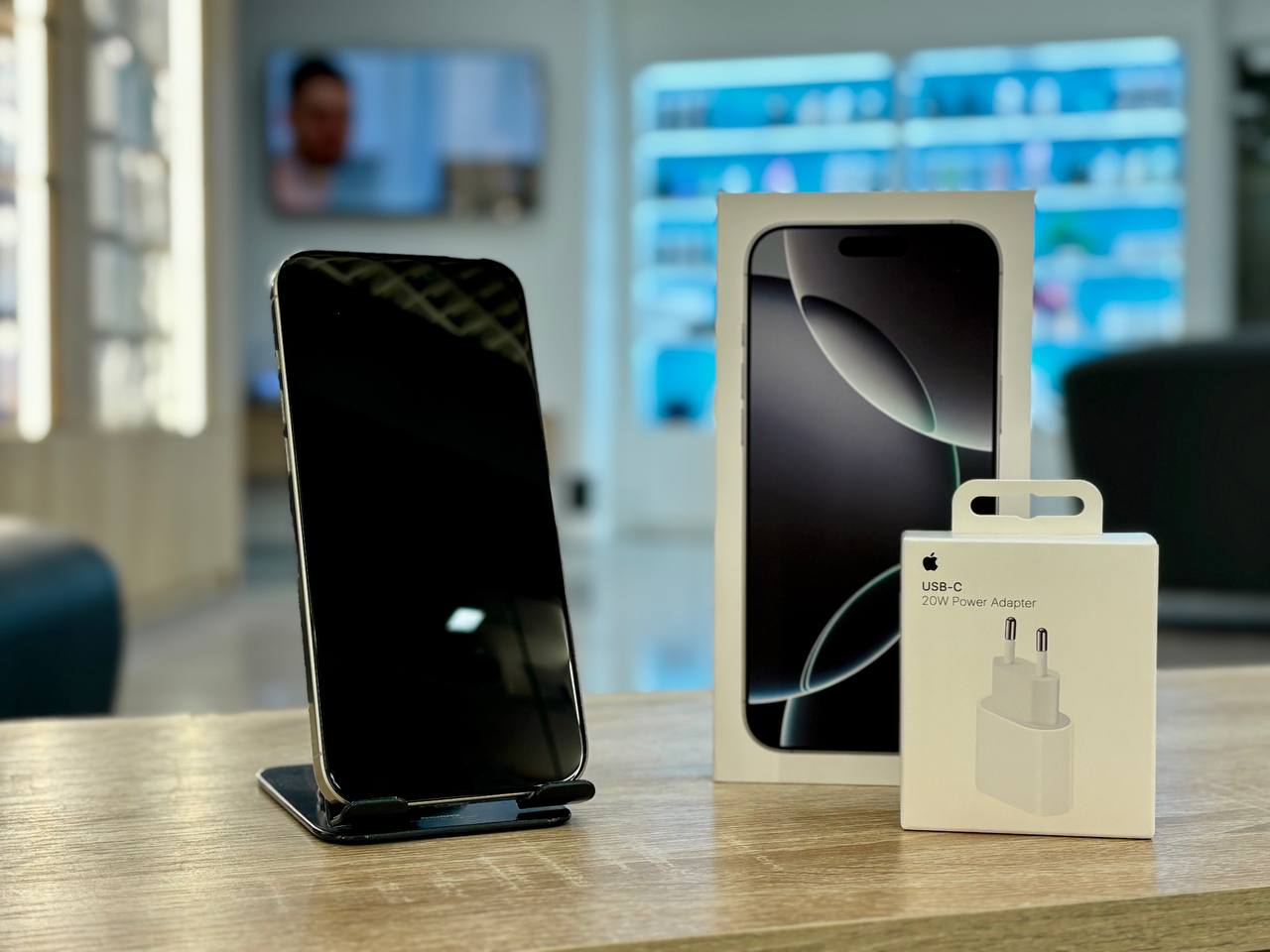 Смартфон Apple iPhone 16 Pro Max, Белый титан, 256 ГБ / 2946*