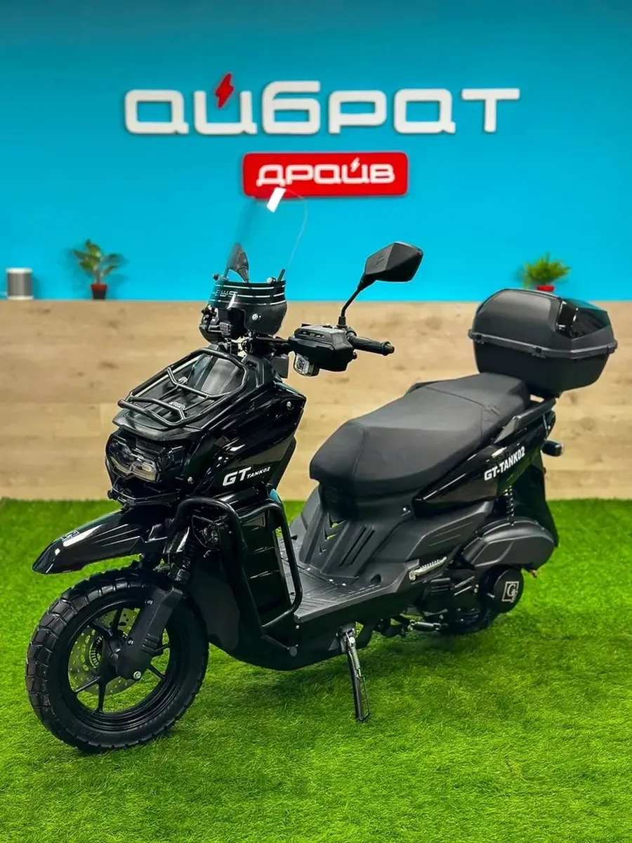 Скутер бензиновый GT Tank 2