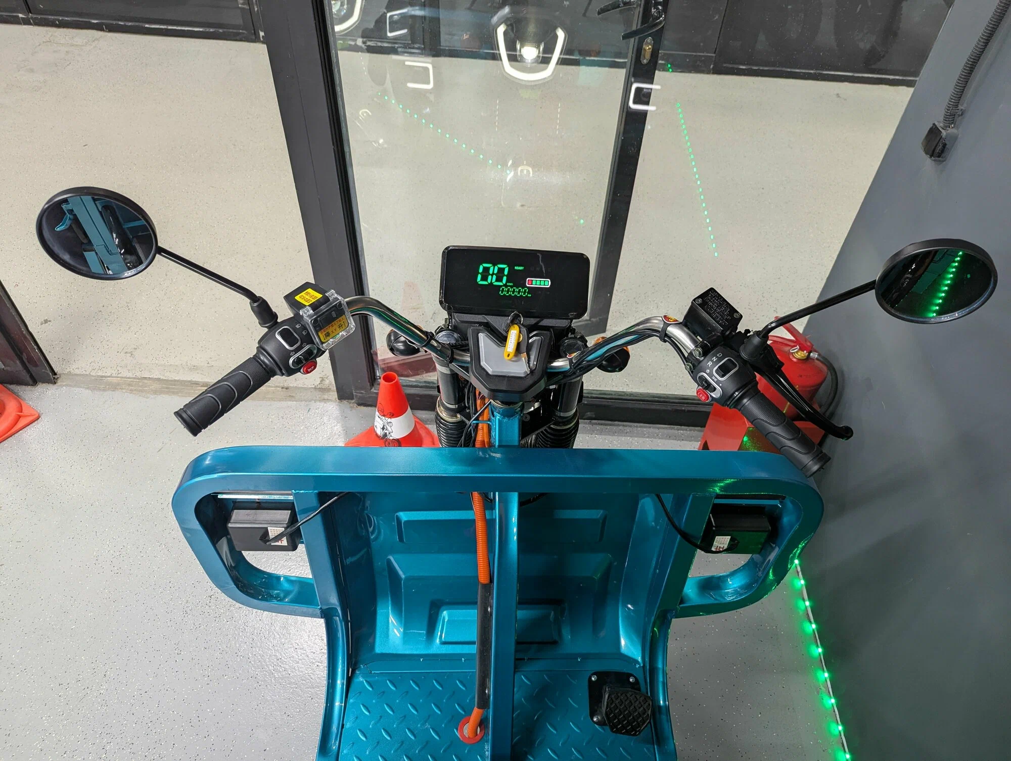 Электроскутер грузовой IKINGI Q-30 Электроскутер грузовой IKINGI Q-30