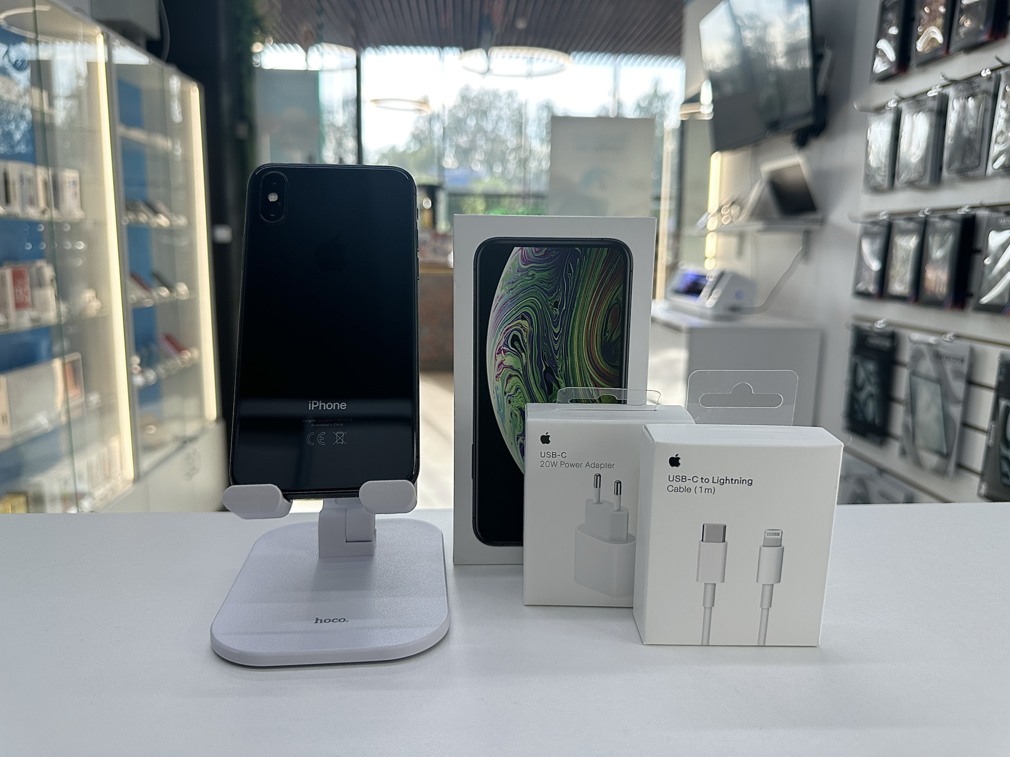 Смартфон Apple iPhone Xs,Black, 64 ГБ / 6880*