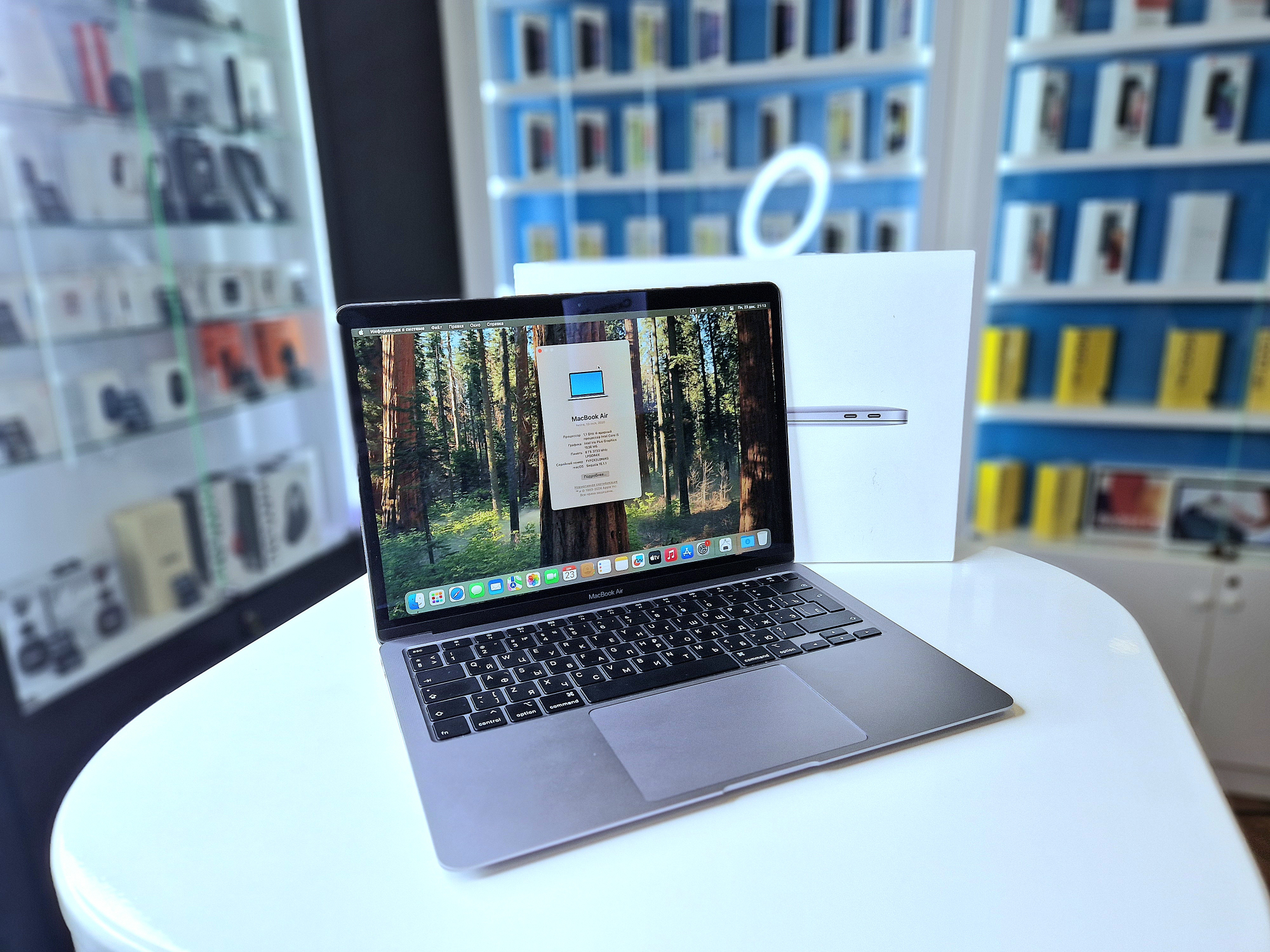 Ноутбук Apple Macbook Air 13 2020 M1, Серый космос, 8/256 ГБ / JVQ6L4*