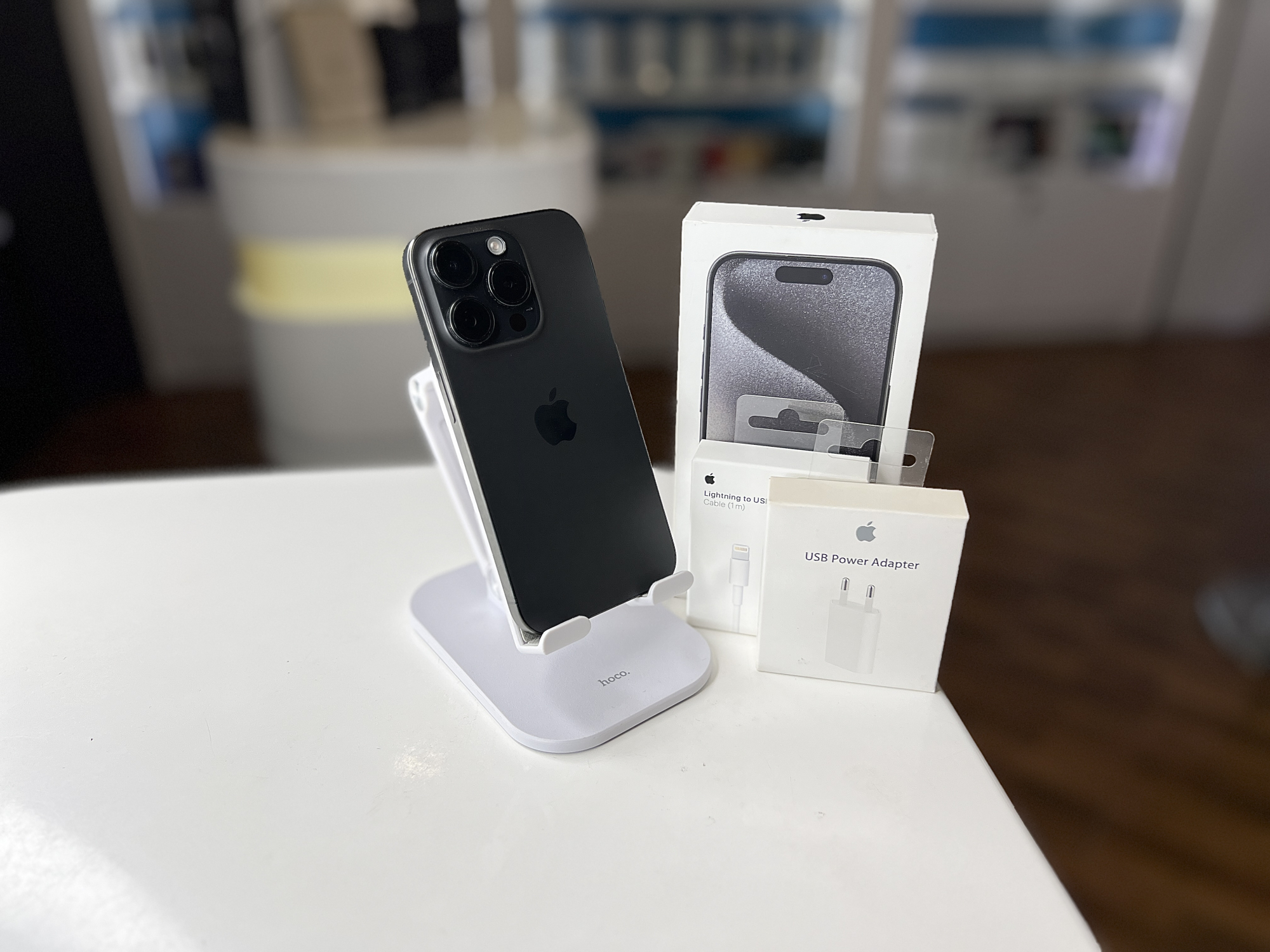 Смартфон Apple iPhone 15 Pro (eSIM), 128 ГБ, чёрный титан / 0874*