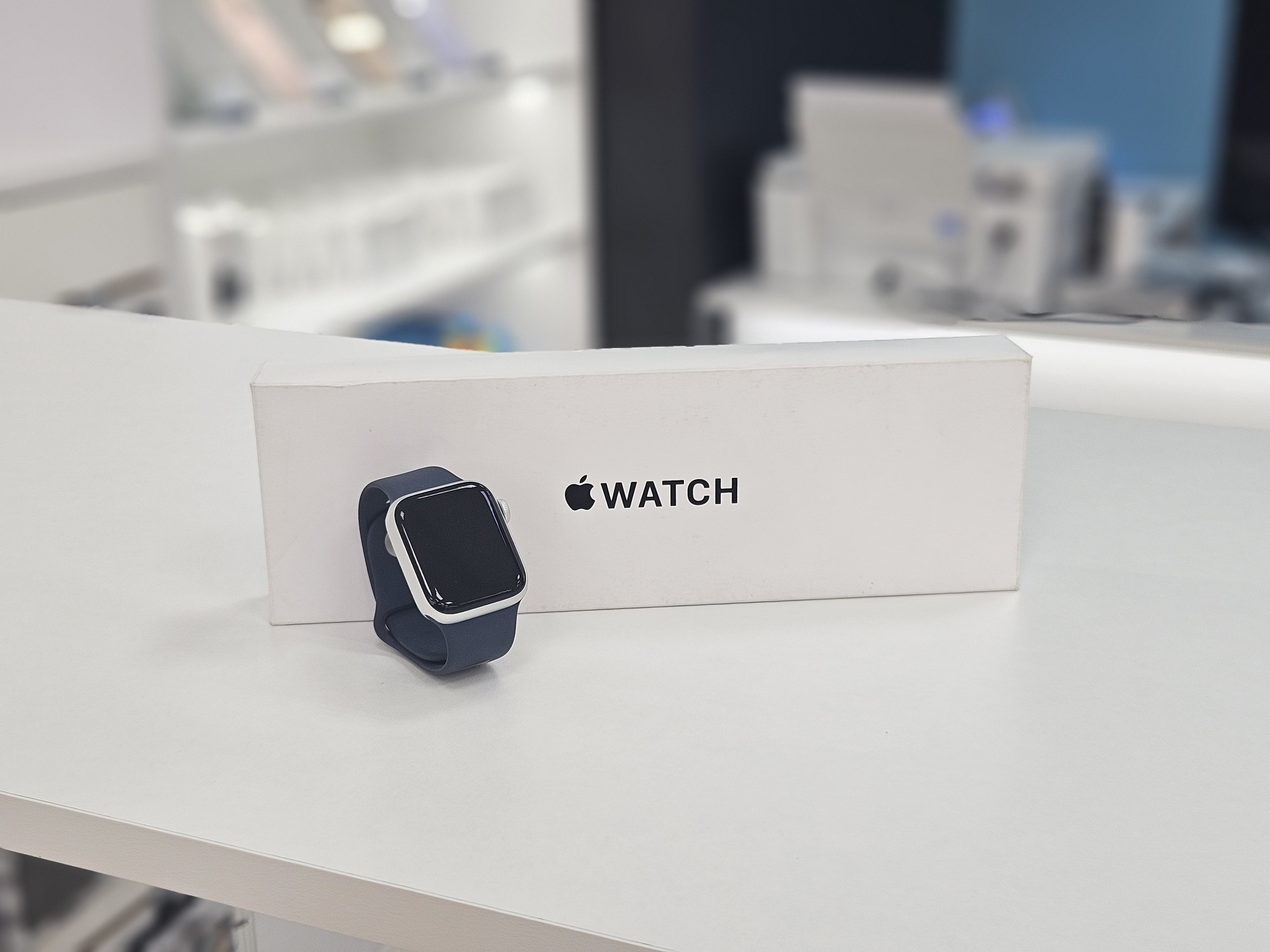 Смарт Часы Apple Watch SE 2, Starlight, 40mm / YF3W *