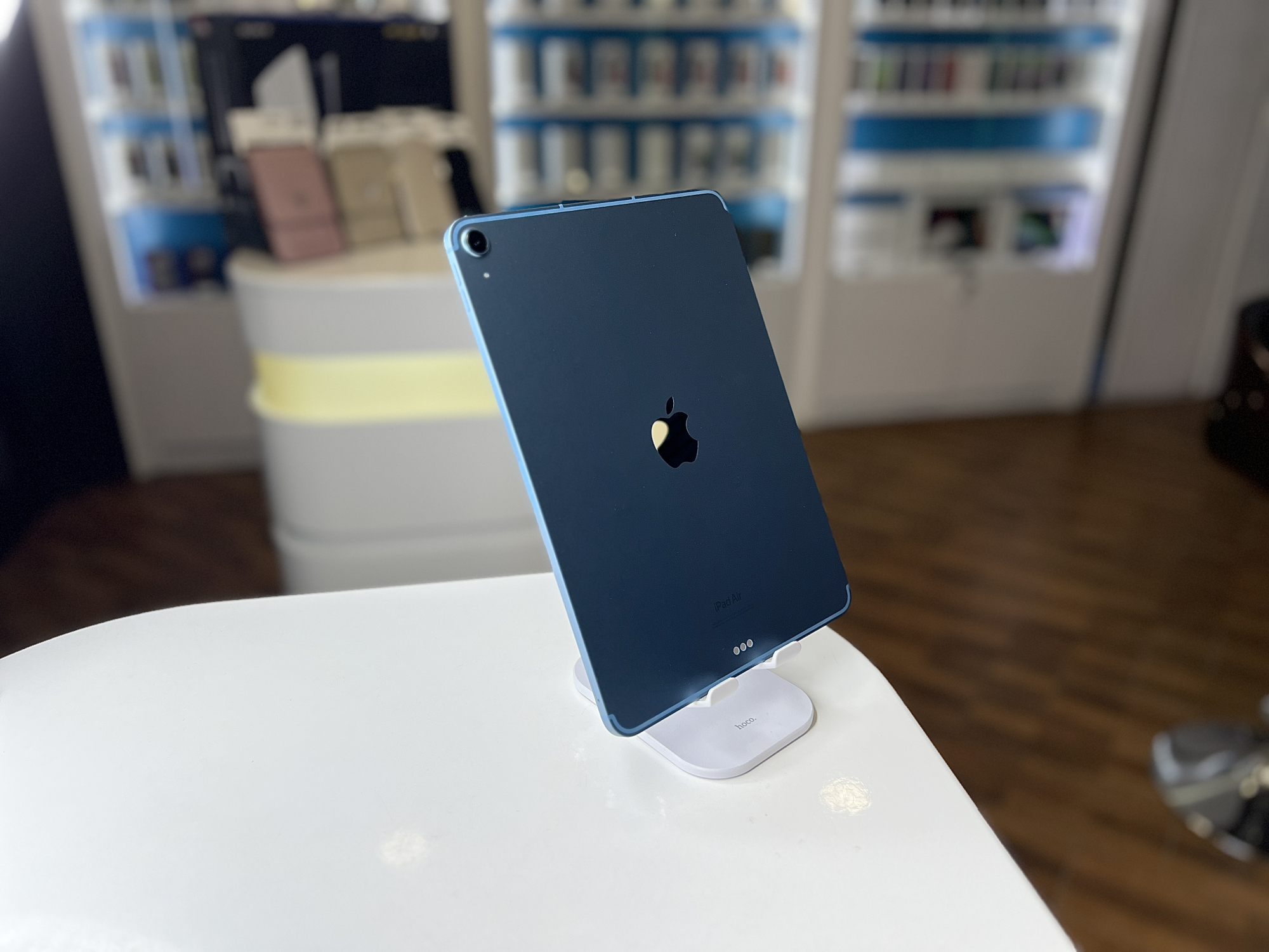 Планшет Apple iPad Air 5 LTE, Blue, 64 ГБ /  PJHY*