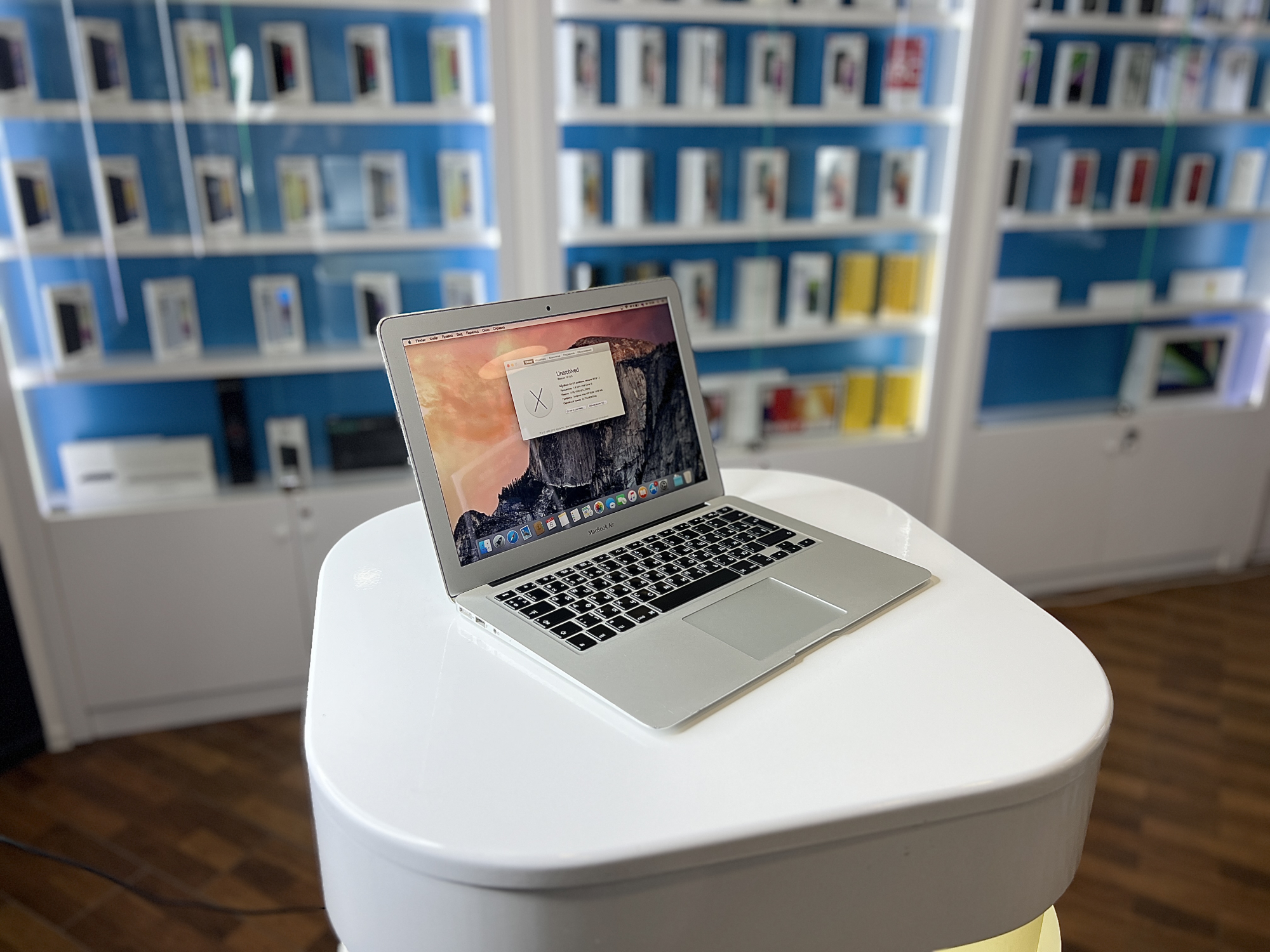Ноутбук Apple Macbook Air 13 2015, Серебристый, 8/128 ГБ / H3QD*